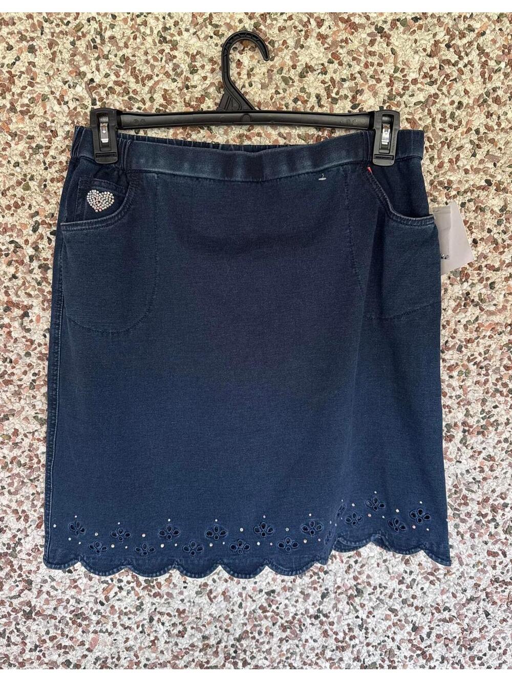 DreamJeannes by Quacker Factory Denim Skirt - Size M- Rhinestone Heart